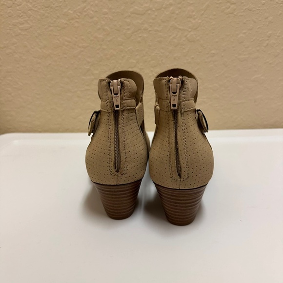 CLARKS Womens Valarie Kimble Open Toe Bootie Sand Nubuck US 8 W EU 39 Perforated - Picture 4 of 6